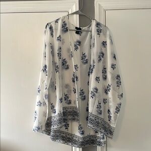Floral White and Blue Women's Kimono